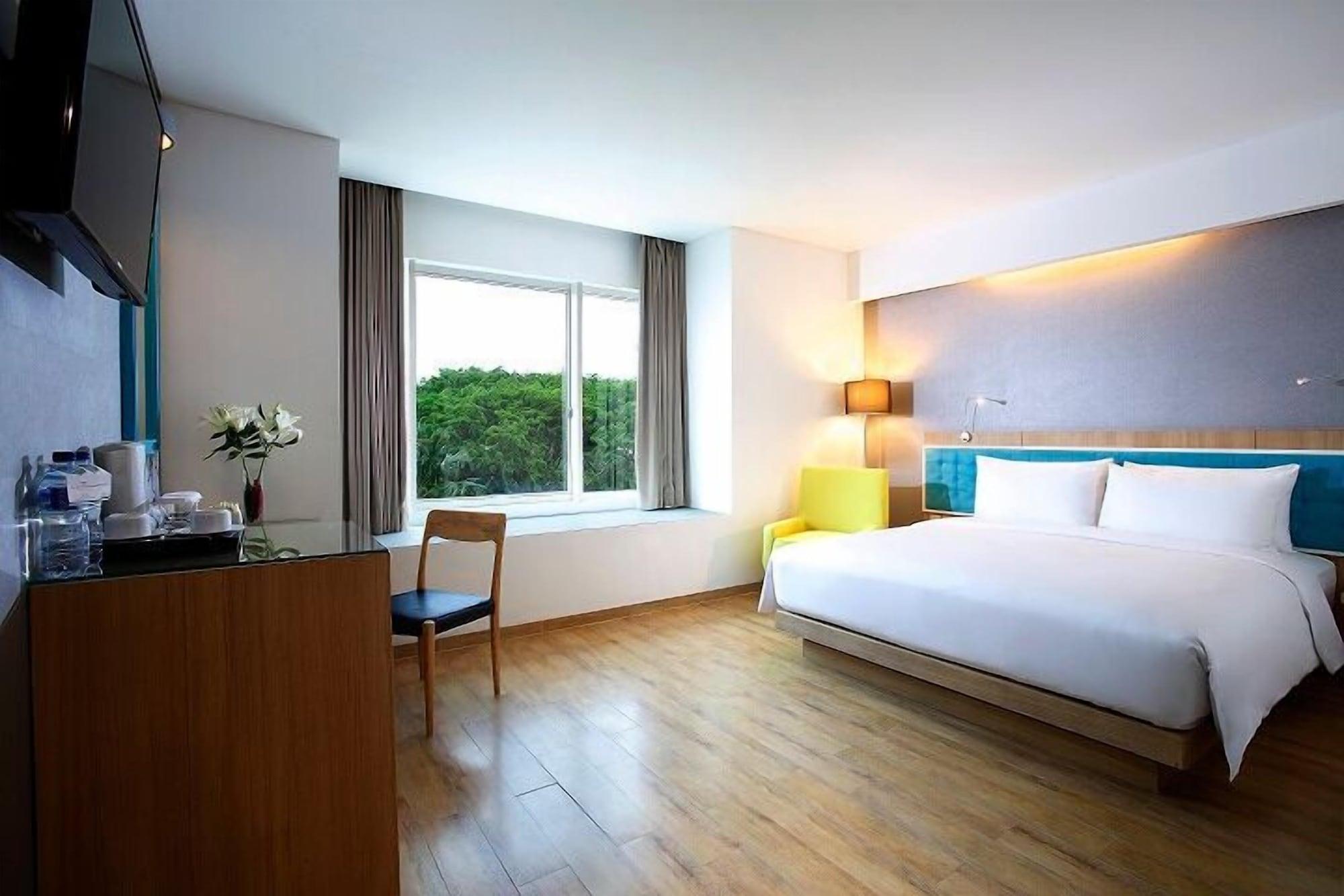 Hotel Santika Kelapa Gading Jacarta Exterior foto