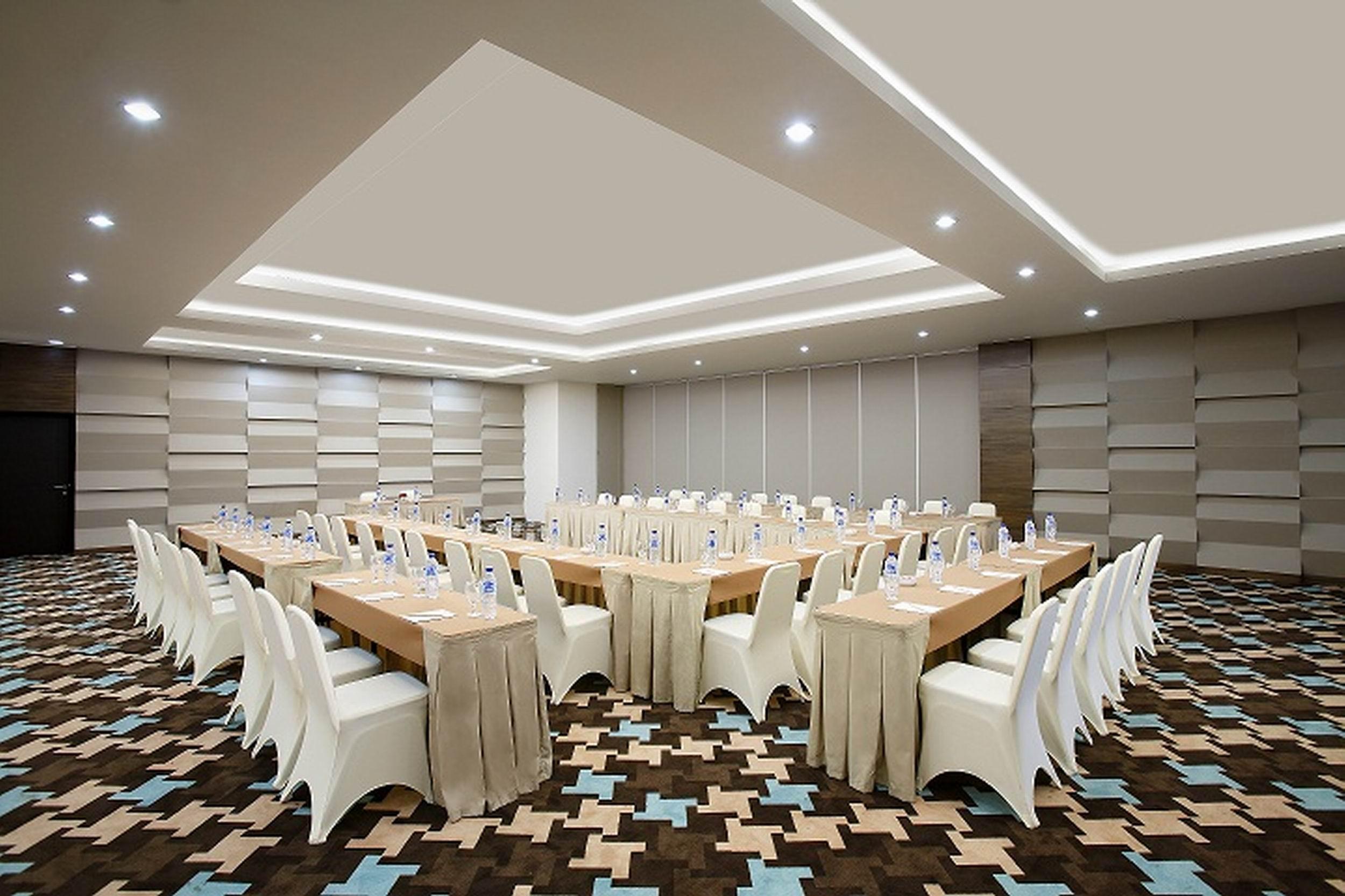 Hotel Santika Kelapa Gading Jacarta Exterior foto