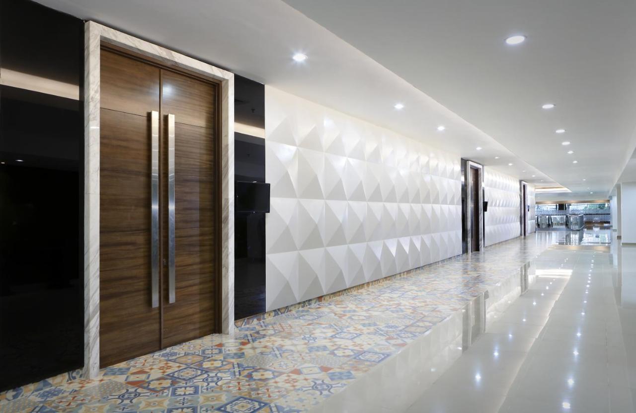 Hotel Santika Kelapa Gading Jacarta Exterior foto