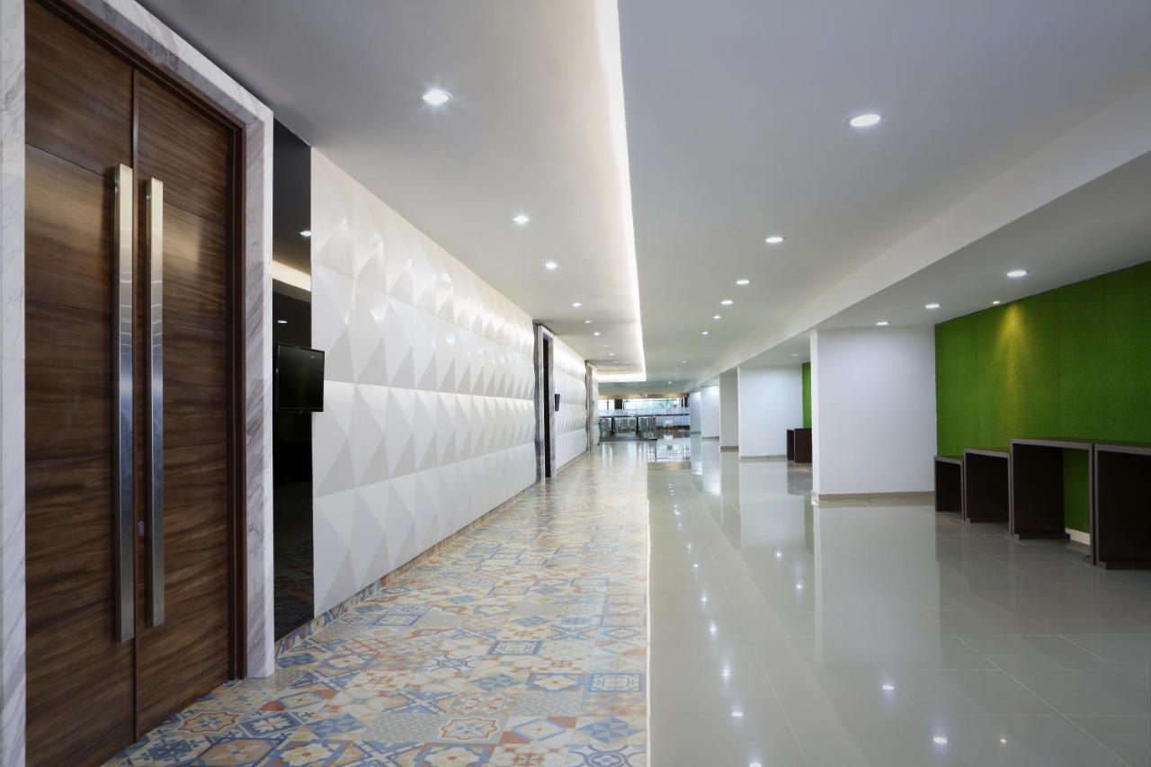 Hotel Santika Kelapa Gading Jacarta Exterior foto